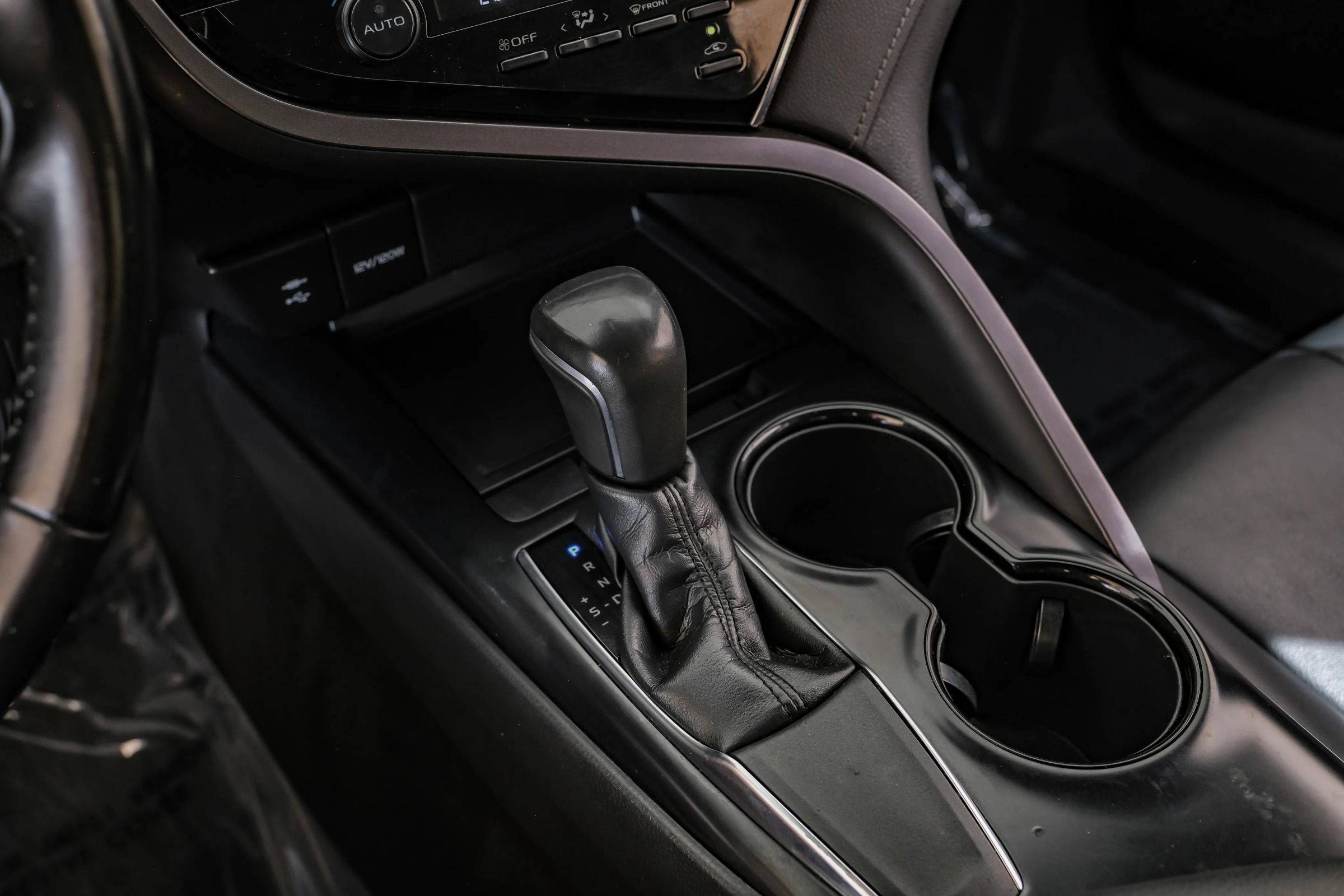 Used 2018 Toyota Camry SE FWD image 26