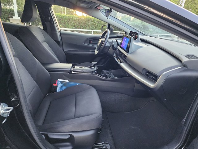 Used 2024 Toyota Prius LE FWD image 19