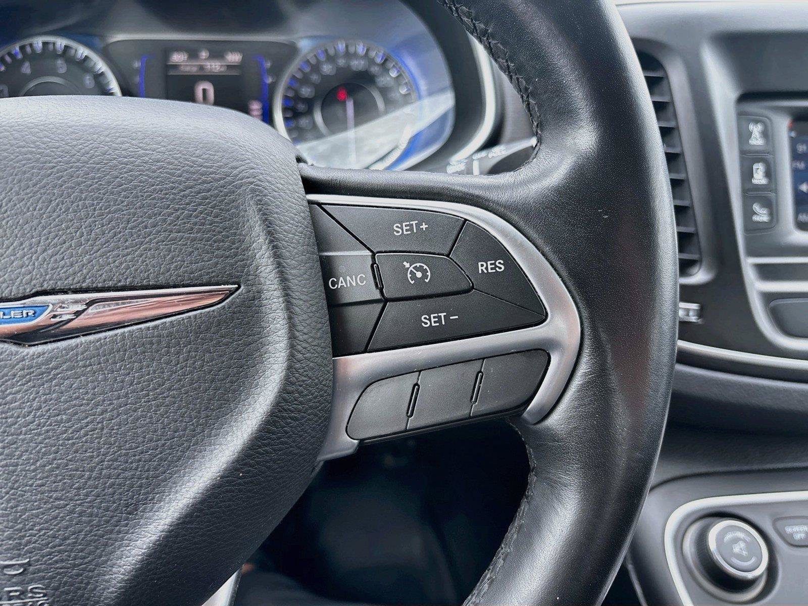 Used 2015 Chrysler 200 Limited w/ Convenience Group FWD image 31