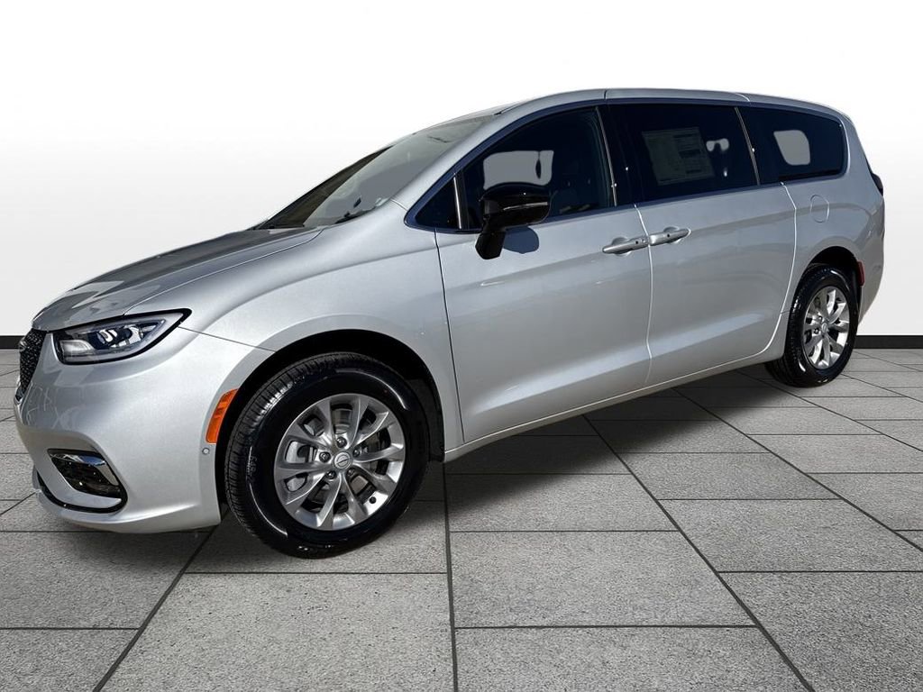 New 2026 Chrysler Pacifica Select