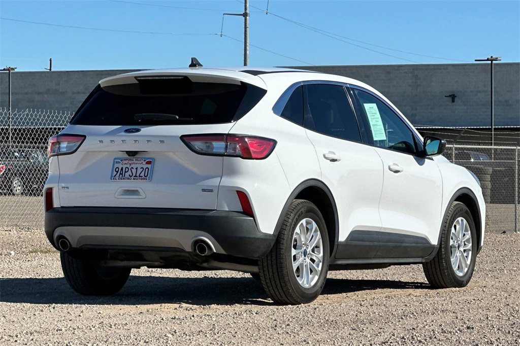 Used 2022 Ford Escape SE image 4