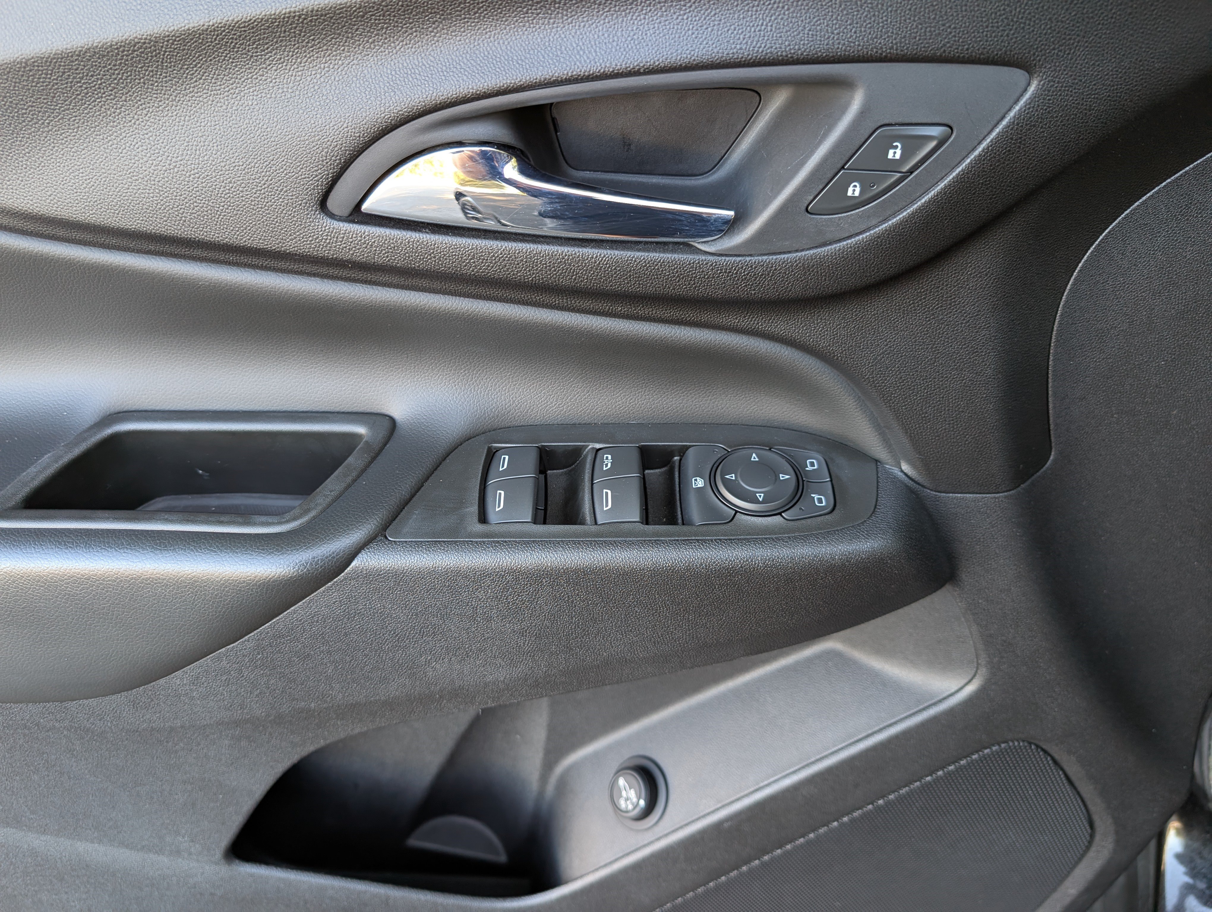 Used 2020 Chevrolet Equinox LT FWD image 15