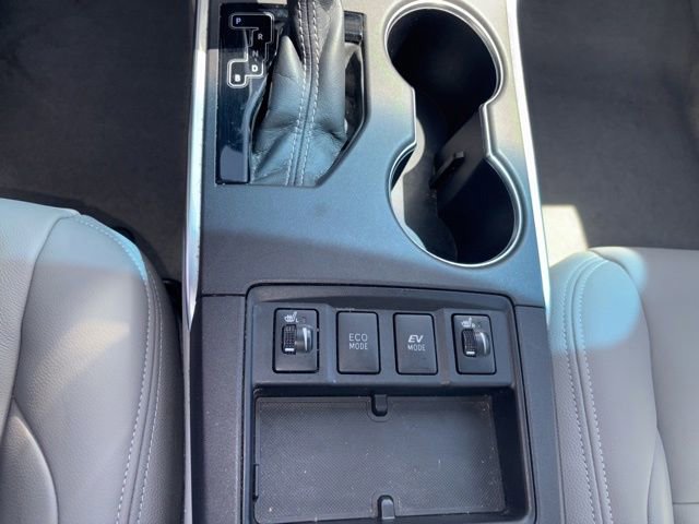 Used 2016 Toyota Camry XLE w/ Moonroof Package FWD image 14