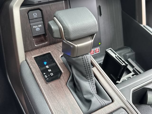 Used 2025 Toyota Tundra Limited AWD/4WD image 37