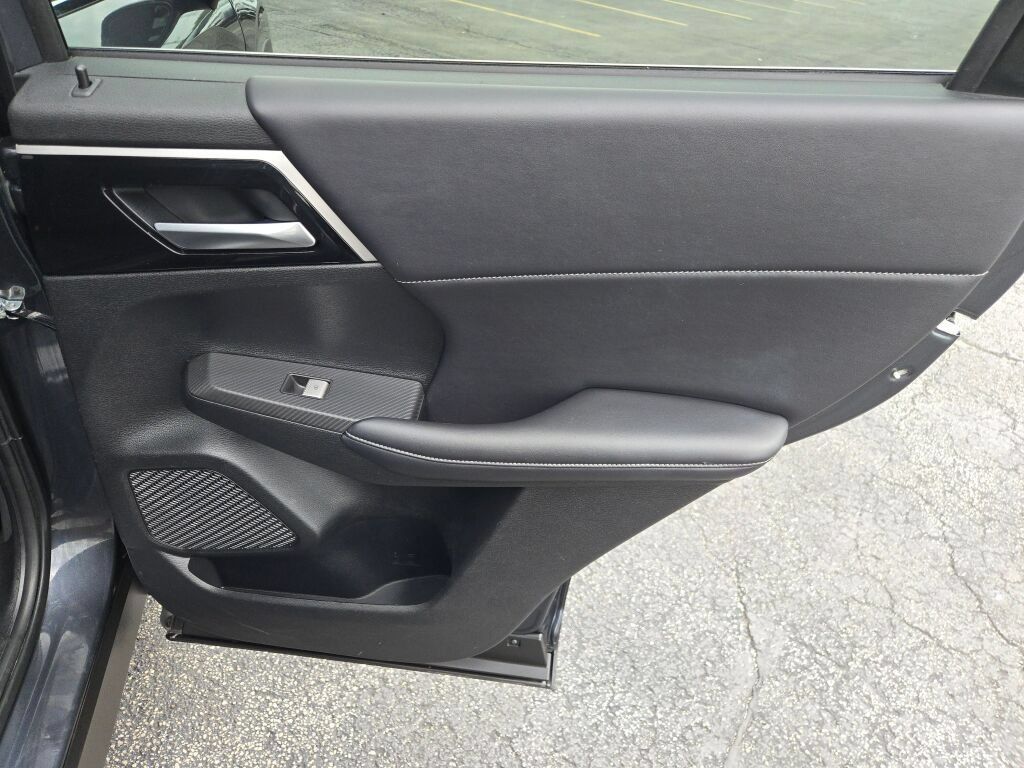 Used 2024 Mitsubishi Outlander SE AWD/4WD image 19