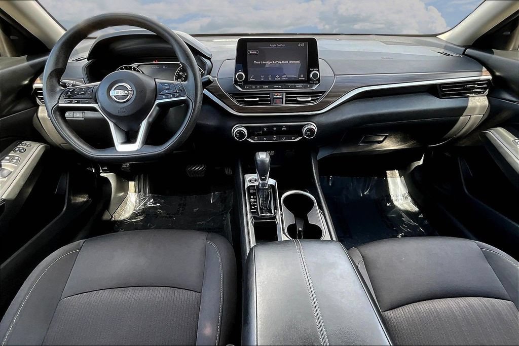 Used 2024 Nissan Altima 2.5 SV FWD image 9