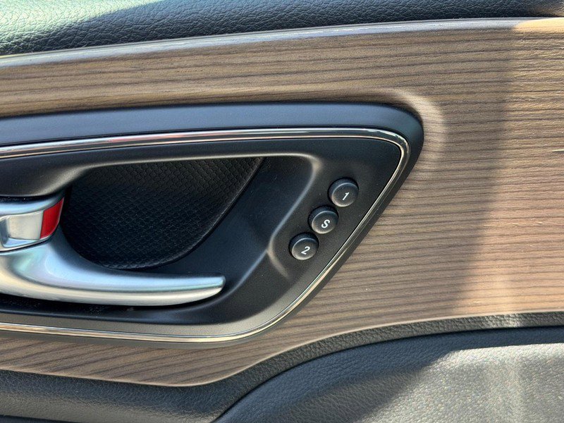 Used 2015 Chrysler 200 C w/ Navigation & Sound Group I FWD image 17