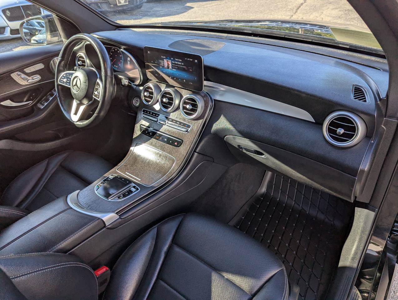 Used 2021 Mercedes-Benz GLC 300 4MATIC image 34