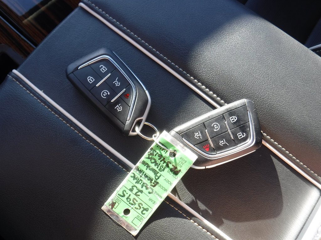 Used 2023 Cadillac Escalade Premium Luxury image 25