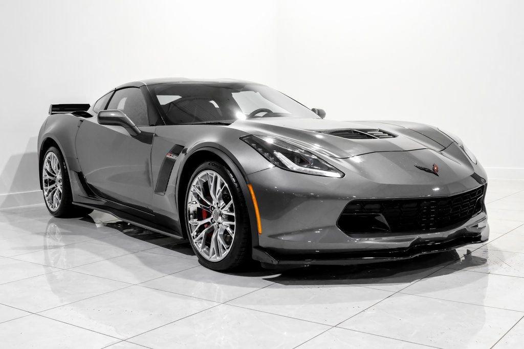 Used 2015 Chevrolet Corvette Z06 w/ 2LZ Preferred Equipment Group image 3