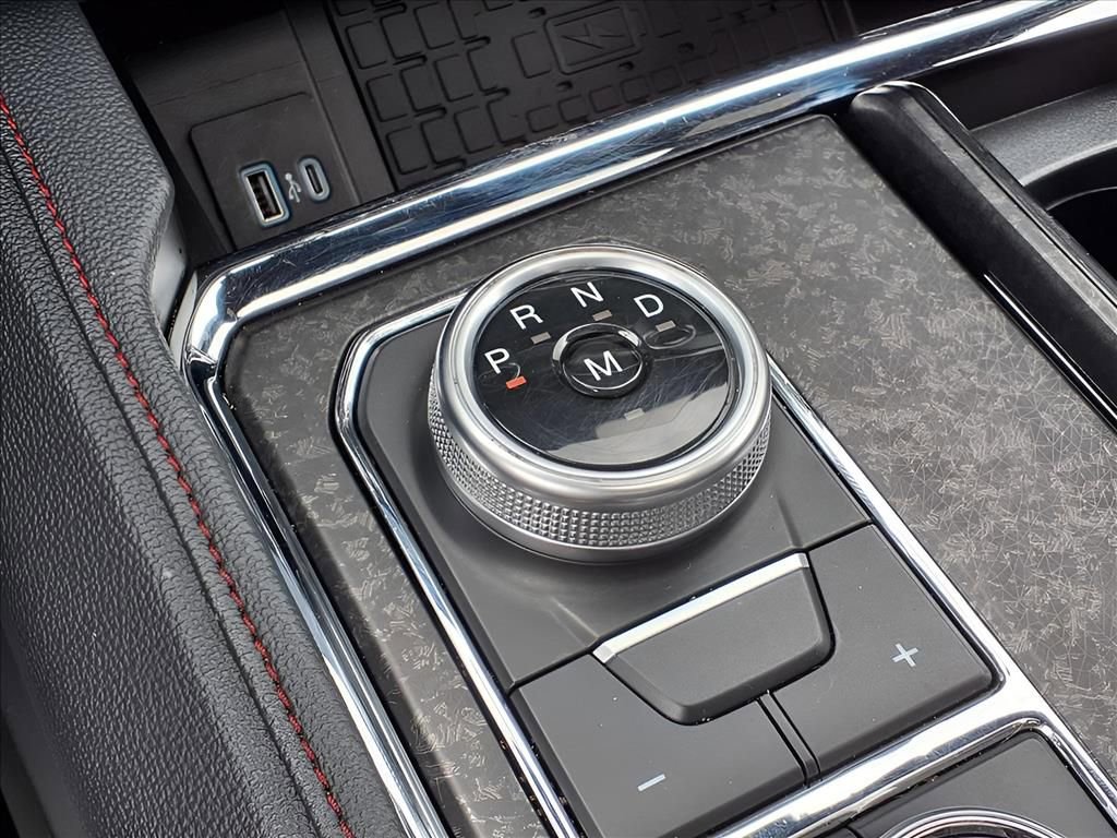 Used 2024 Ford Expedition Limited image 13