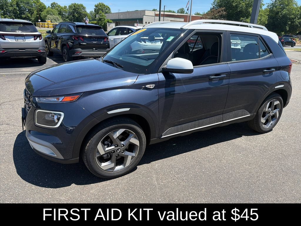 Certified 2025 Hyundai Venue Limited FWD image 9