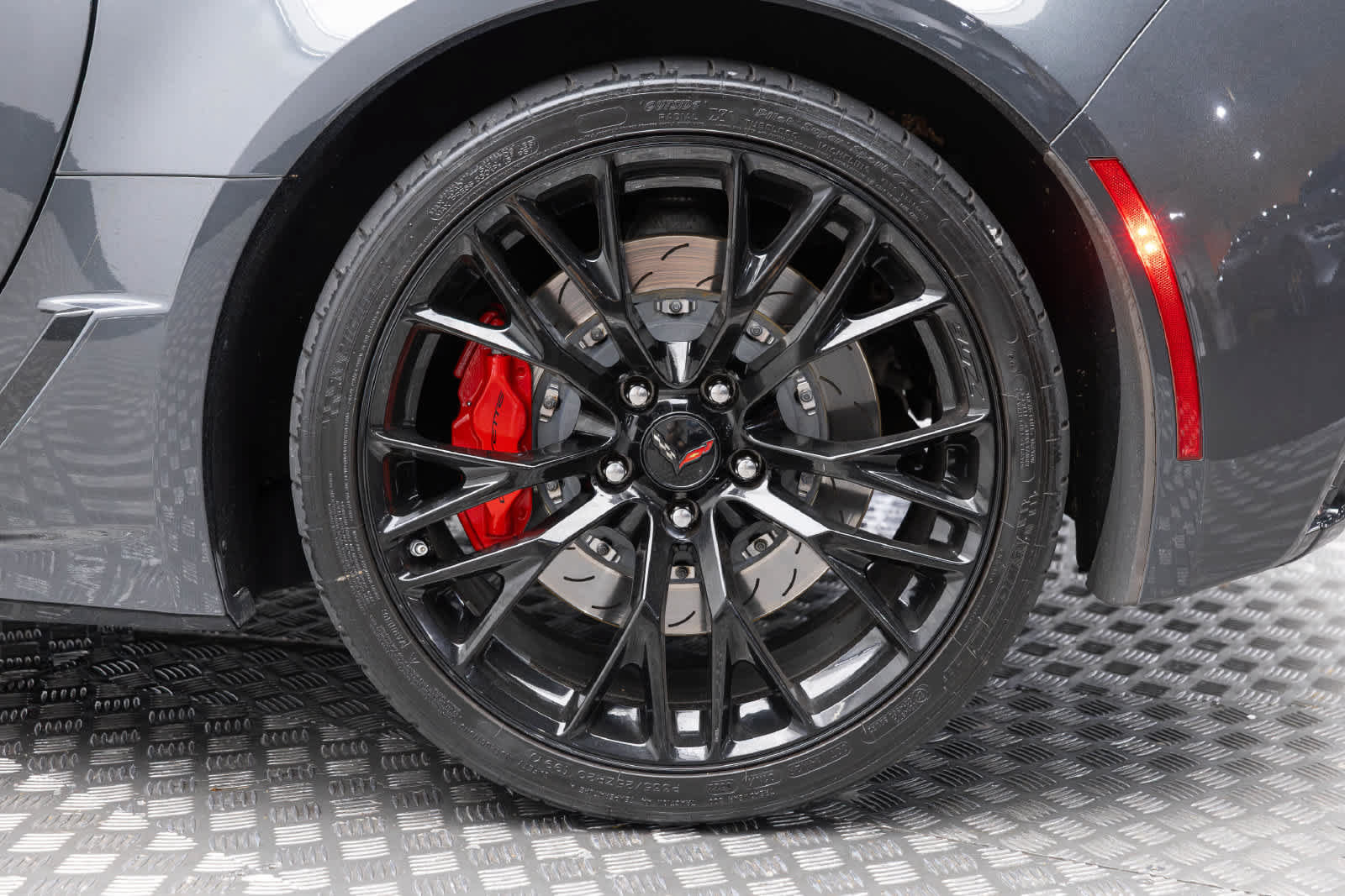 Used 2019 Chevrolet Corvette Z06 RWD image 43