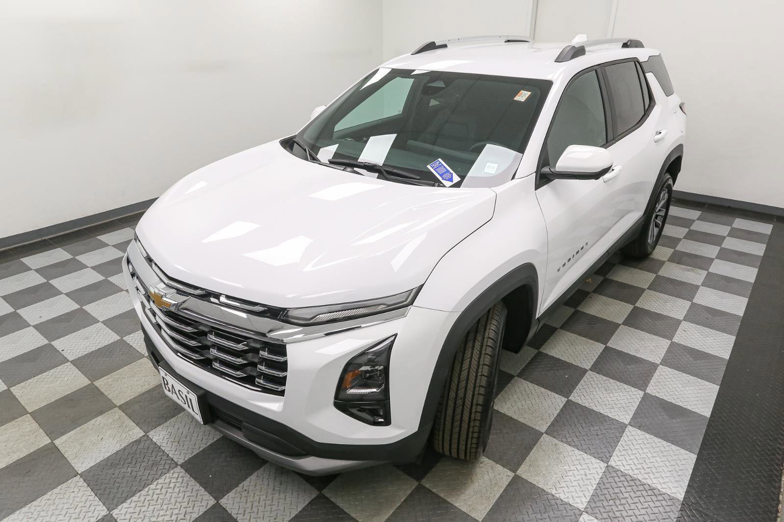 Used 2025 Chevrolet Equinox LT w/ Convenience Package II image 7