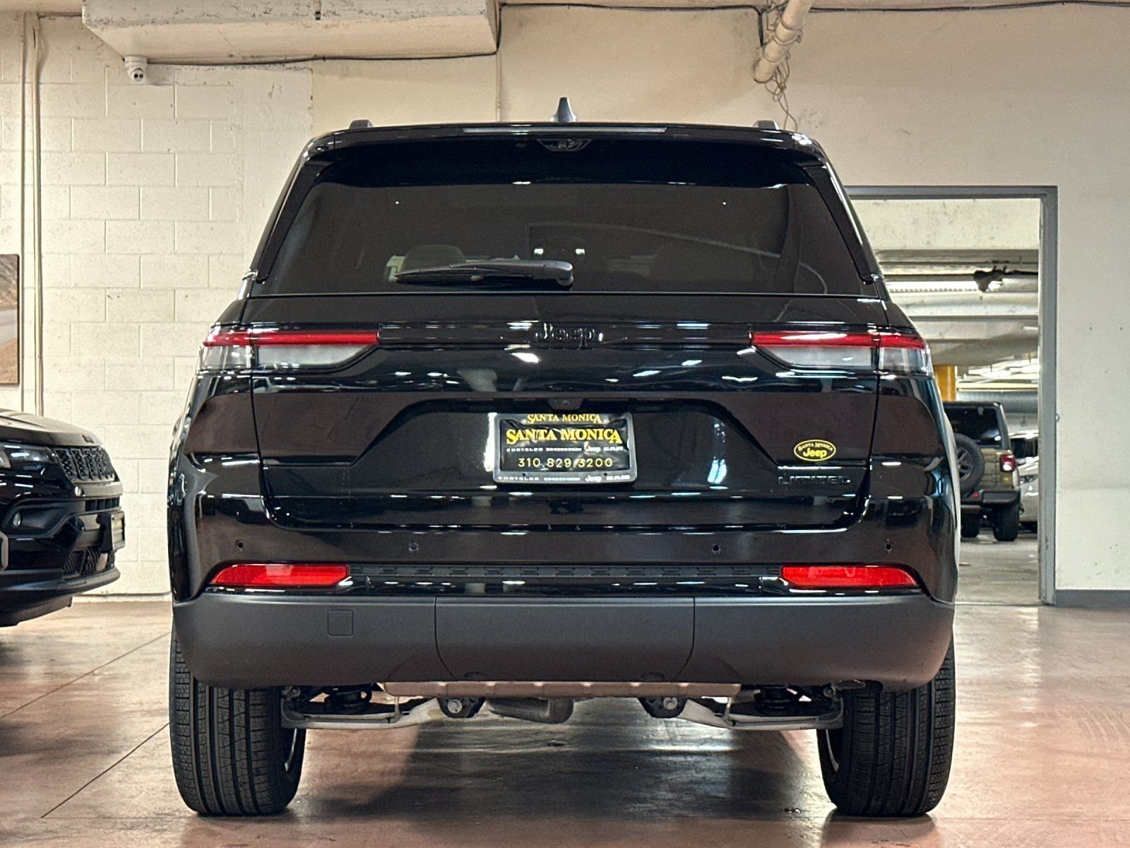 New 2025 Jeep Grand Cherokee Limited w/ Luxury Tech Group II image 4