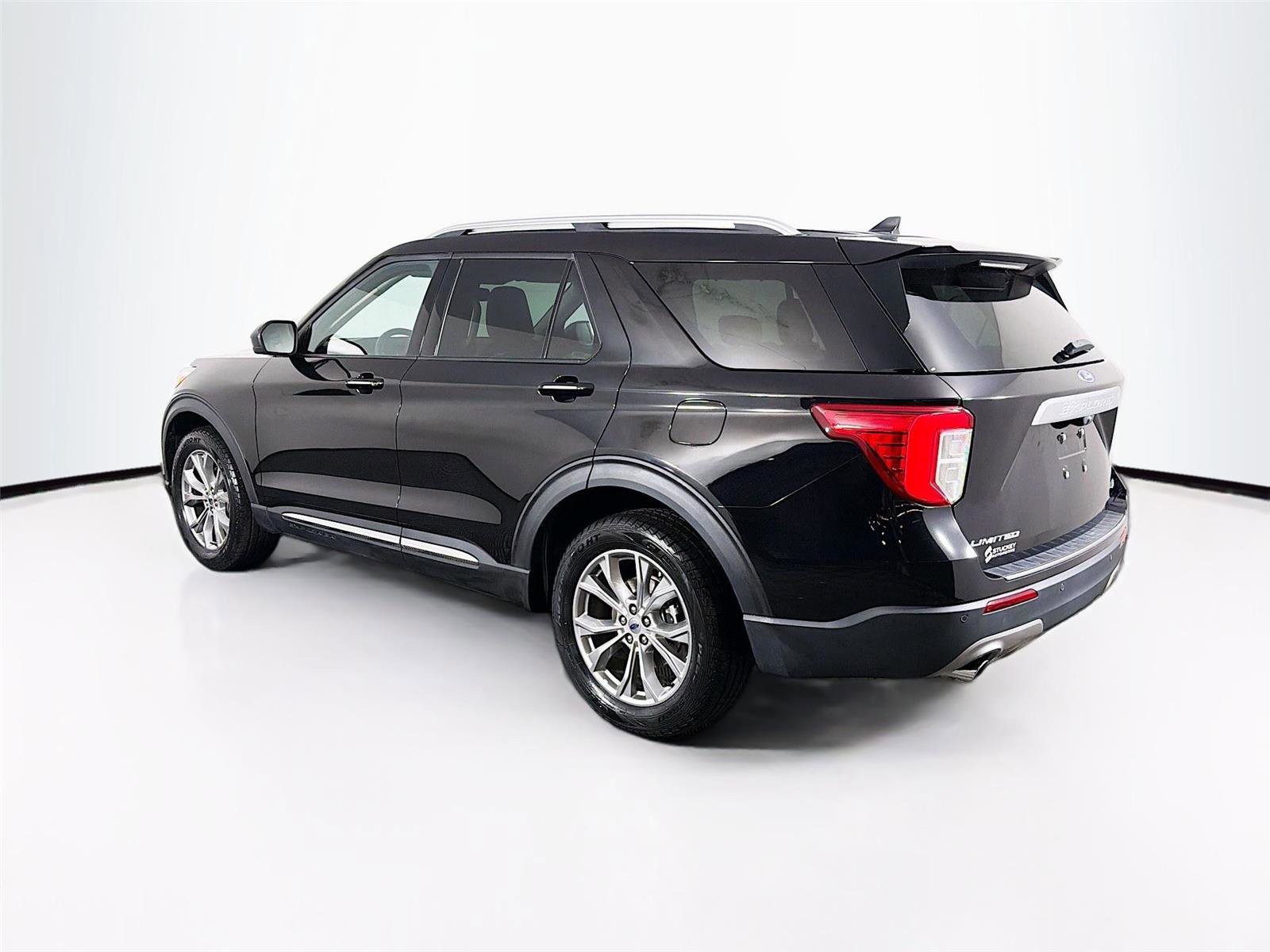 Used 2024 Ford Explorer Limited AWD/4WD image 5