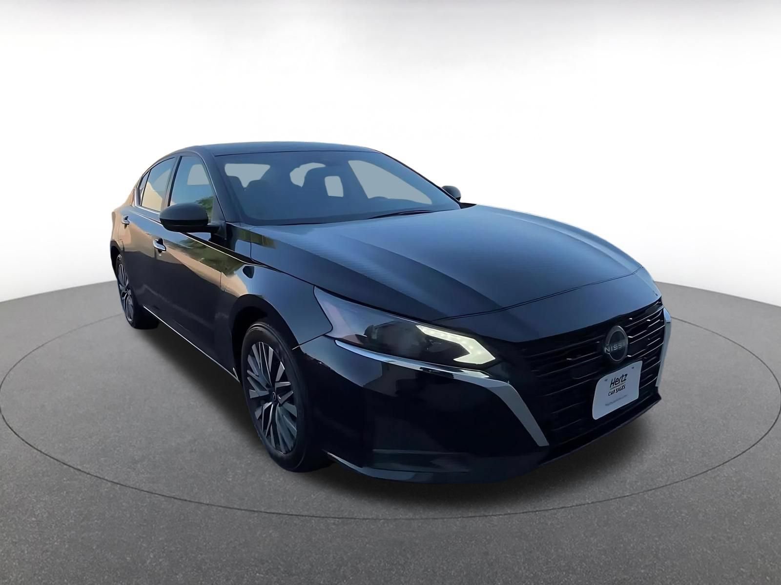 Used 2025 Nissan Altima 2.5 SV FWD image 3