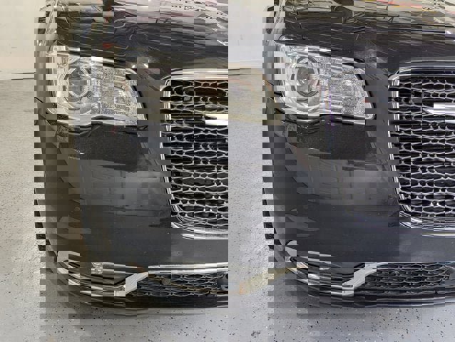 Used 2017 Chrysler 300 C w/ Safetytec Plus Group image 44