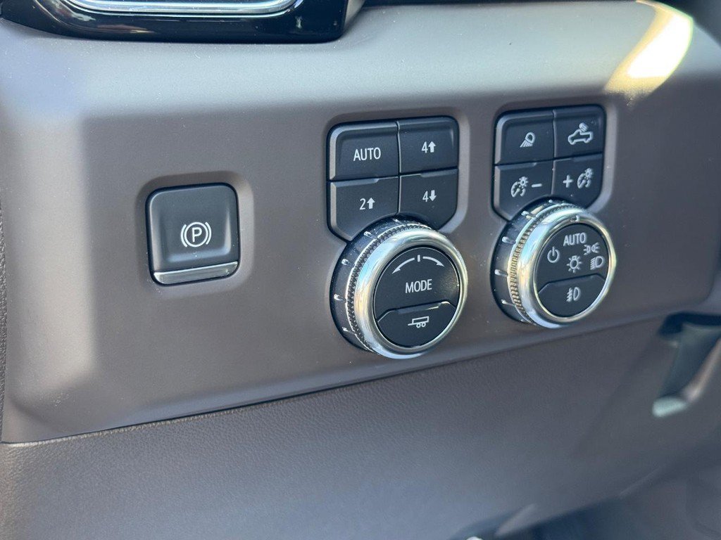 Certified 2024 GMC Sierra 3500 Denali w/ Denali Reserve Package AWD/4WD image 17