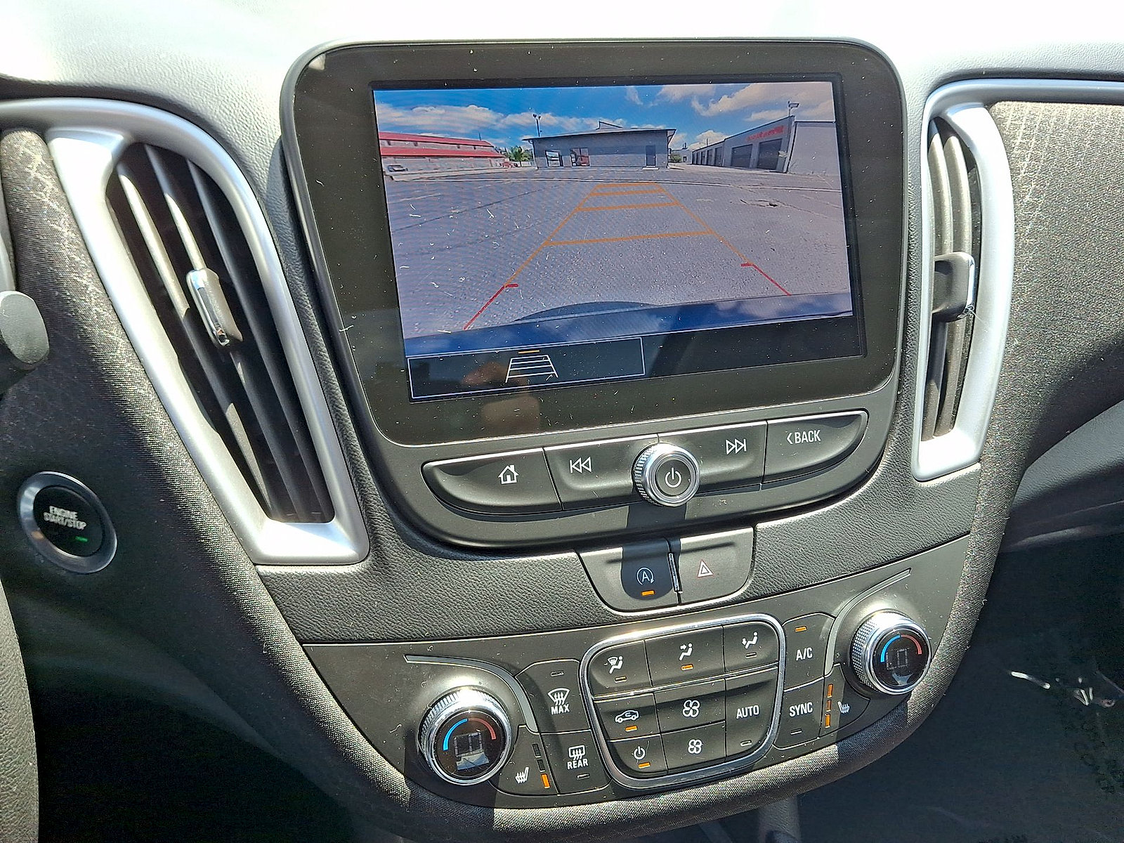 Used 2023 Chevrolet Malibu LT FWD image 15