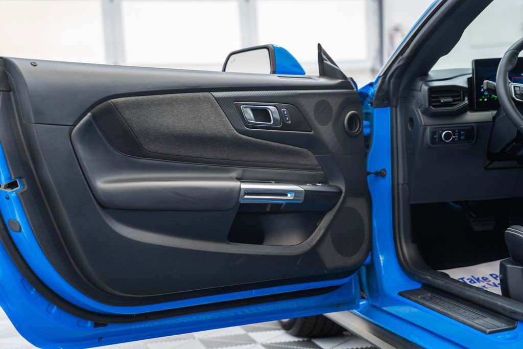 Used 2024 Ford Mustang Coupe image 32