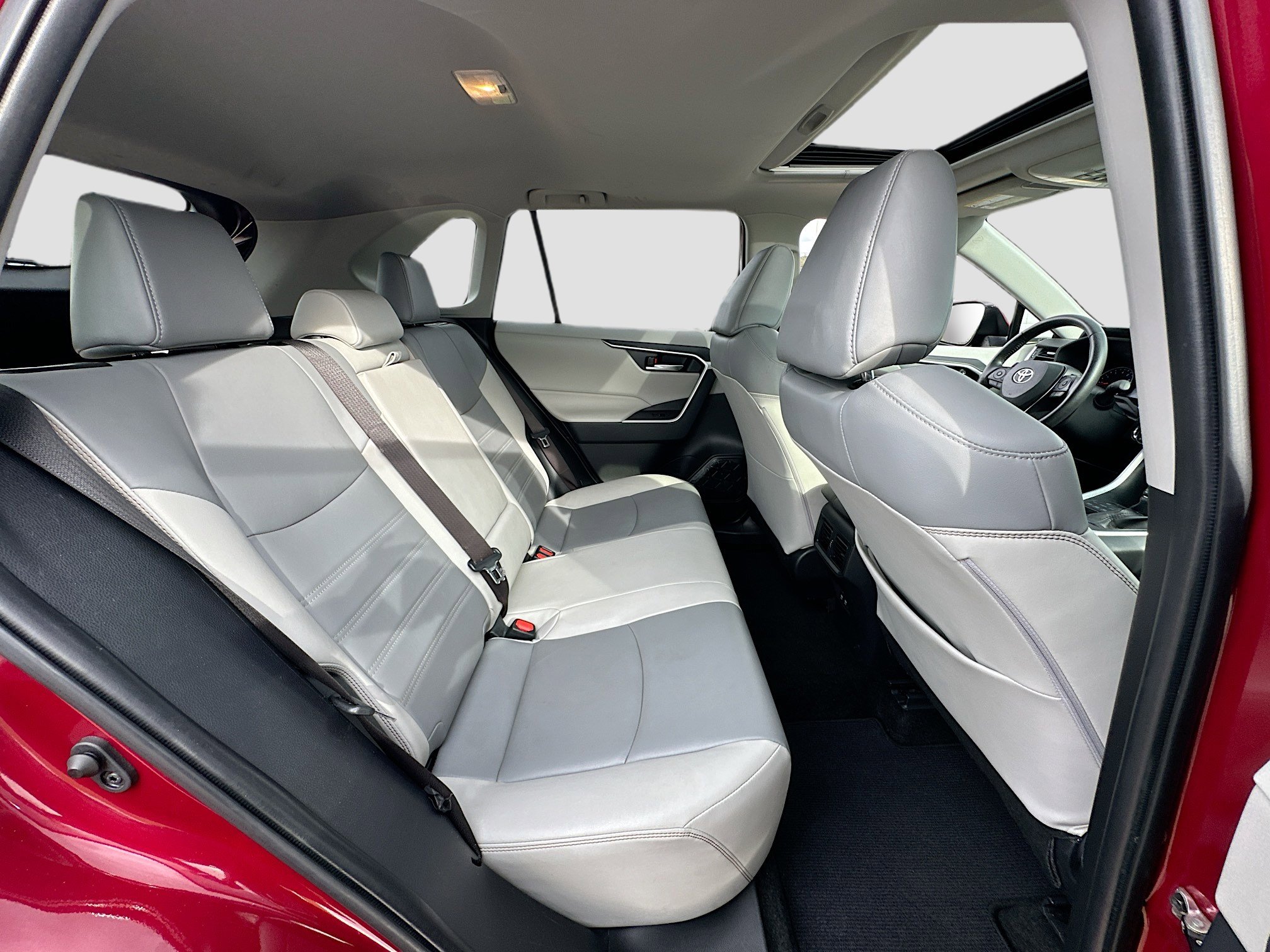 Used 2020 Toyota RAV4 XLE Premium image 26