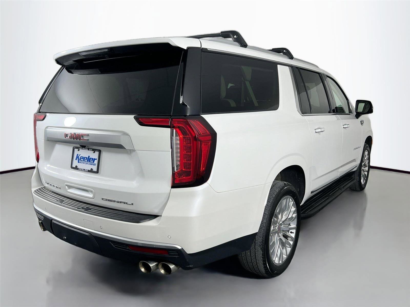 Used 2024 GMC Yukon XL Denali AWD/4WD image 6