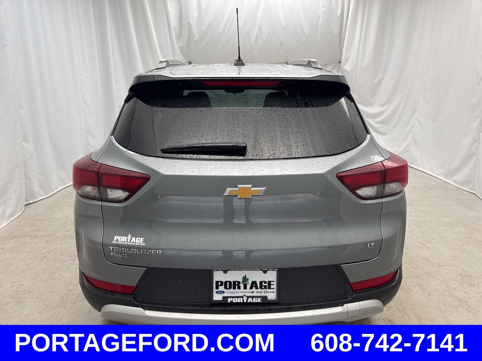 Used 2025 Chevrolet TrailBlazer LT AWD/4WD image 3