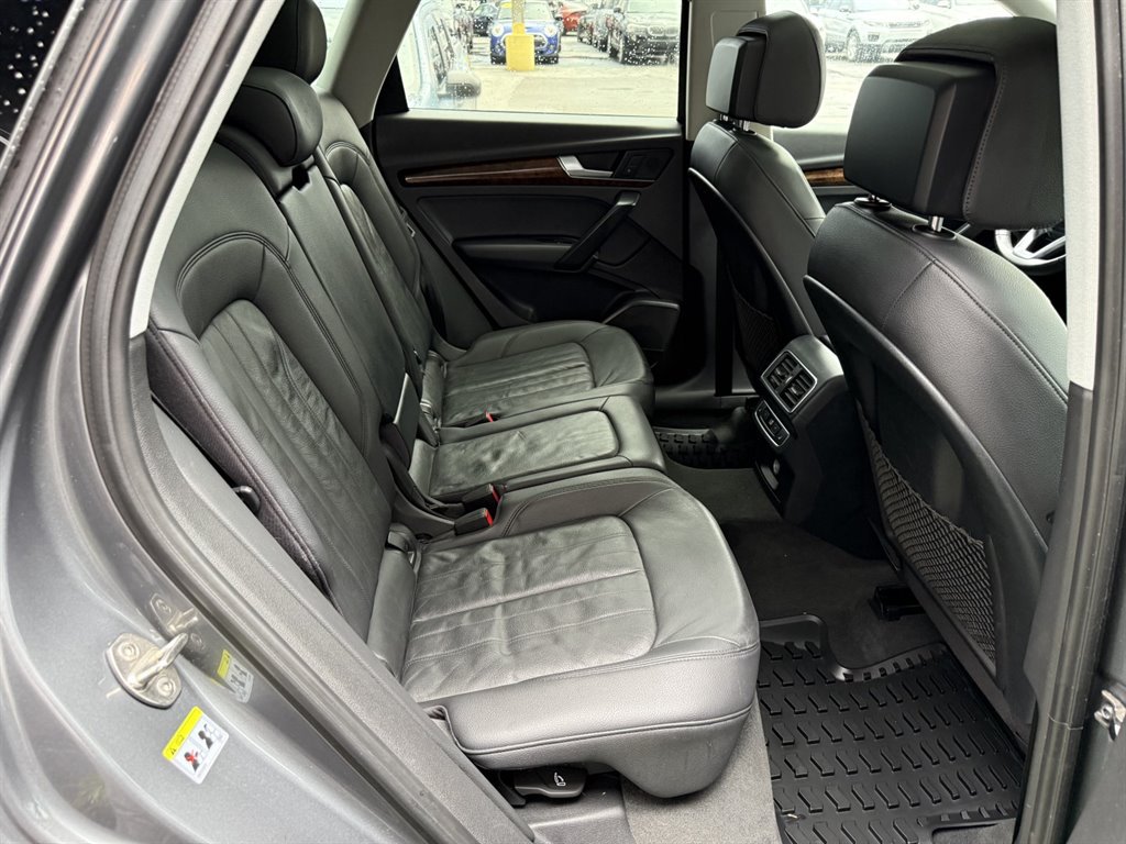 Used 2018 Audi Q5 2.0T Premium Plus w/ Premium Plus Package AWD/4WD image 16