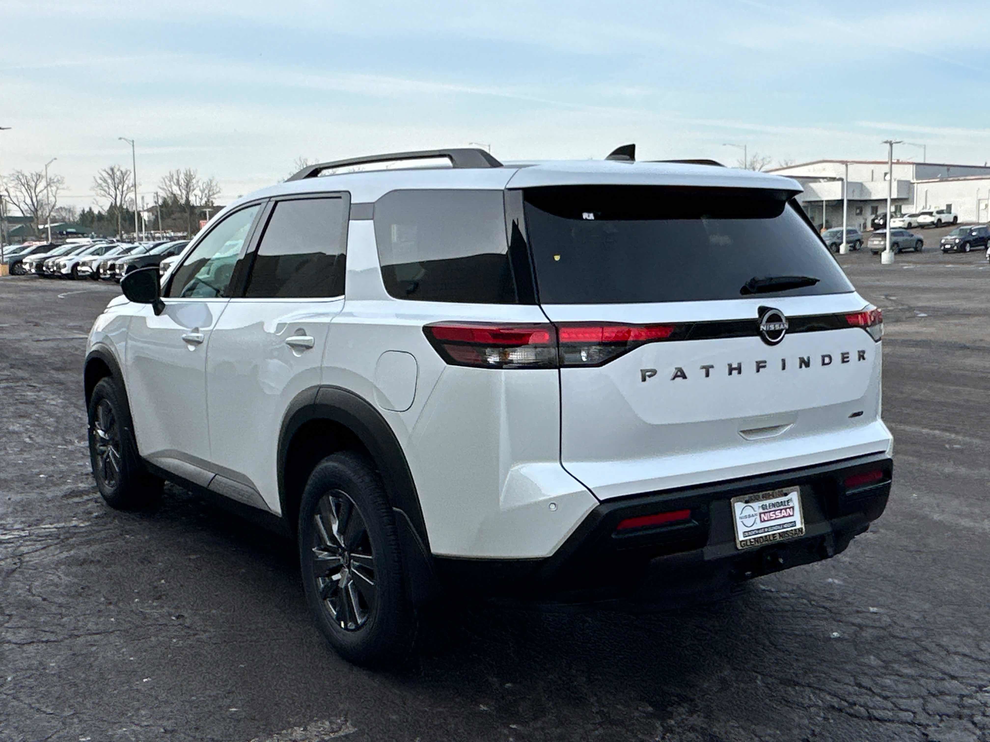 New 2026 Nissan Pathfinder SV w/ SV Premium Package AWD/4WD image 6