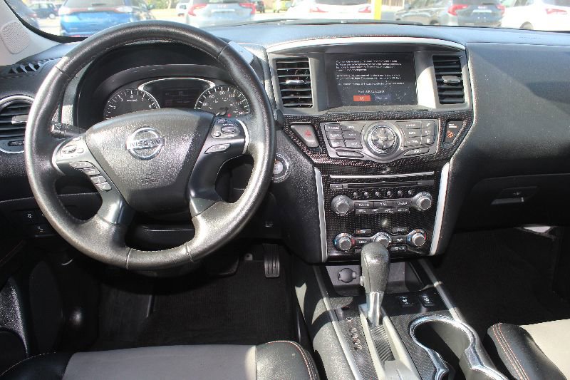 Used 2019 Nissan Pathfinder SL image 14