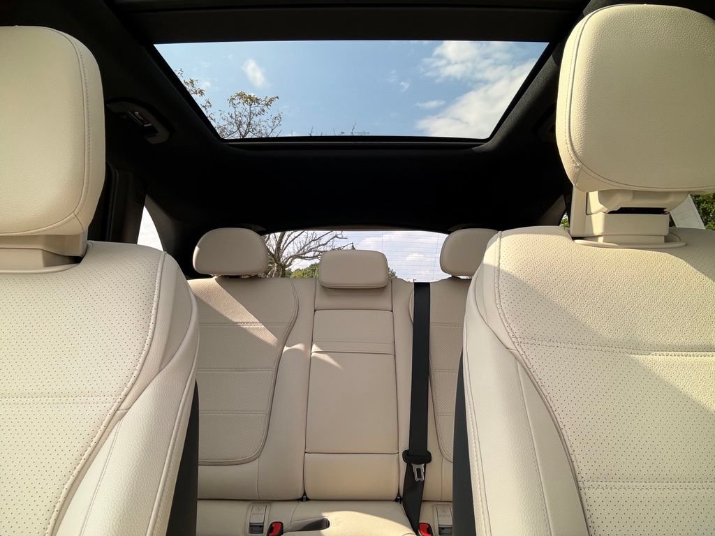 Used 2025 Mercedes-Benz GLC 350e 4MATIC image 40