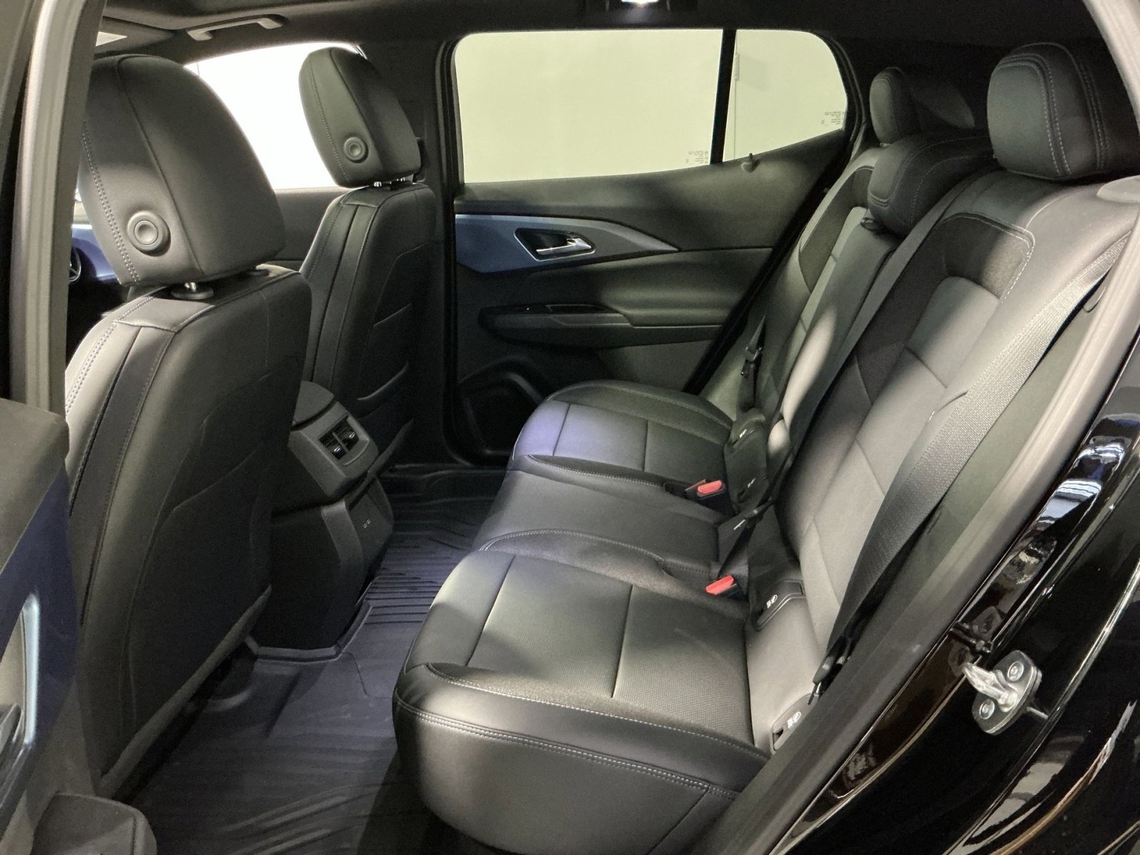 New 2026 Chevrolet Equinox EV LT image 32