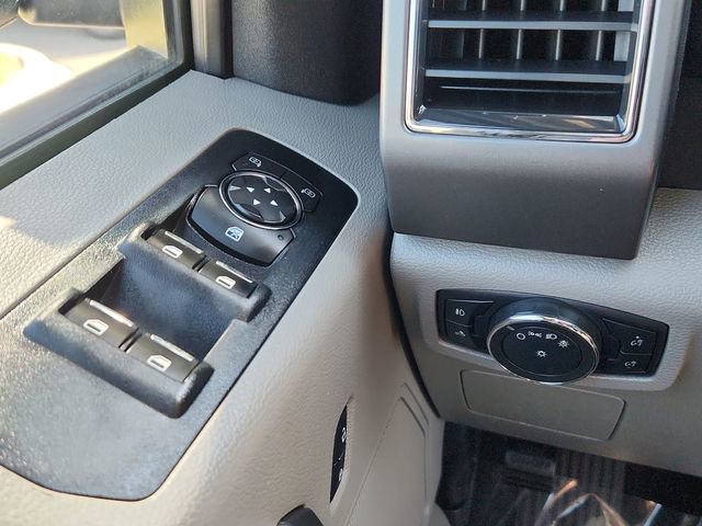 Used 2017 Ford F150 XLT AWD/4WD image 38