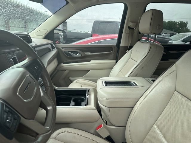 Used 2022 GMC Yukon XL Denali AWD/4WD image 6