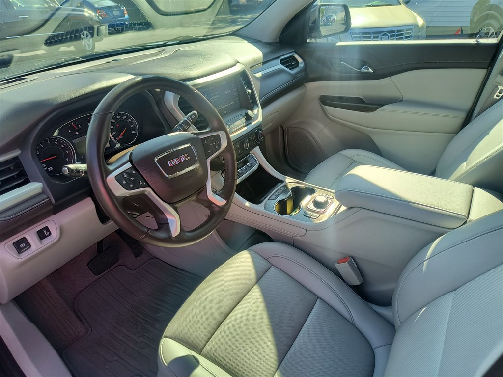 Used 2021 GMC Acadia SLT w/ Preferred Package image 14