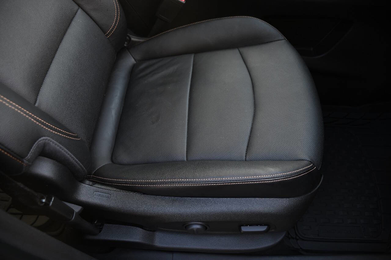 Used 2021 GMC Terrain SLT w/ Elevation Edition image 23