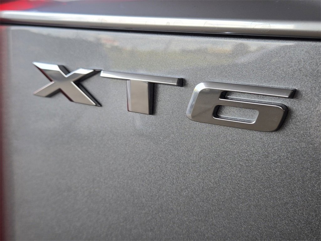 Used 2025 Cadillac XT6 Premium Luxury image 17