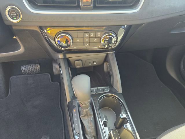 Used 2025 Chevrolet TrailBlazer LT AWD/4WD image 34