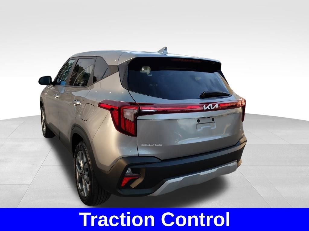 Used 2025 Kia Seltos LX image 12
