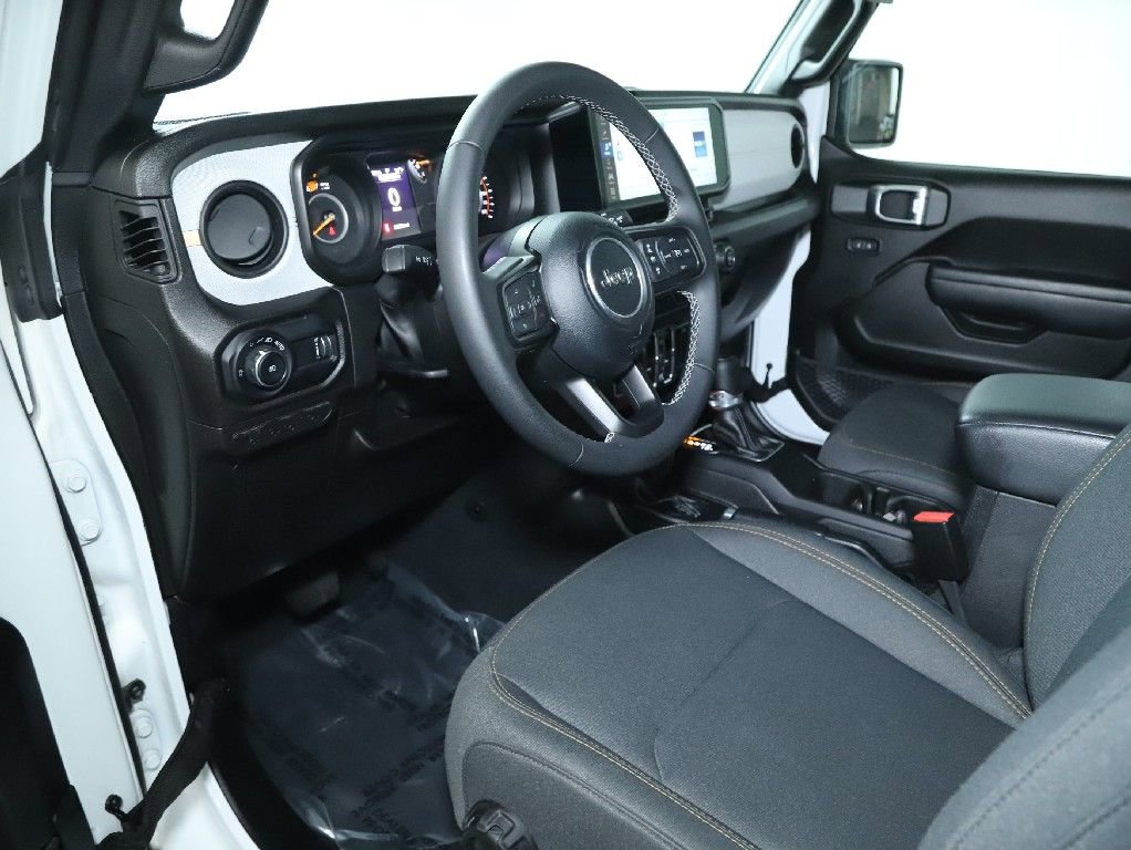 Used 2025 Jeep Wrangler Sport S image 17