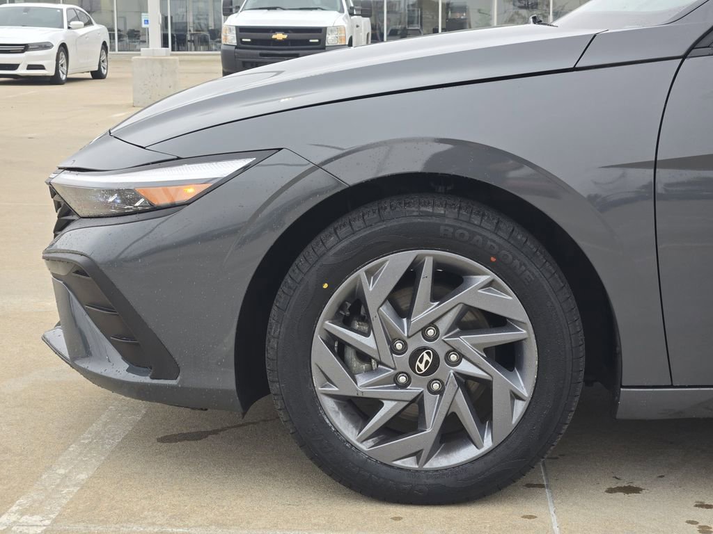 Used 2024 Hyundai Elantra SEL image 10