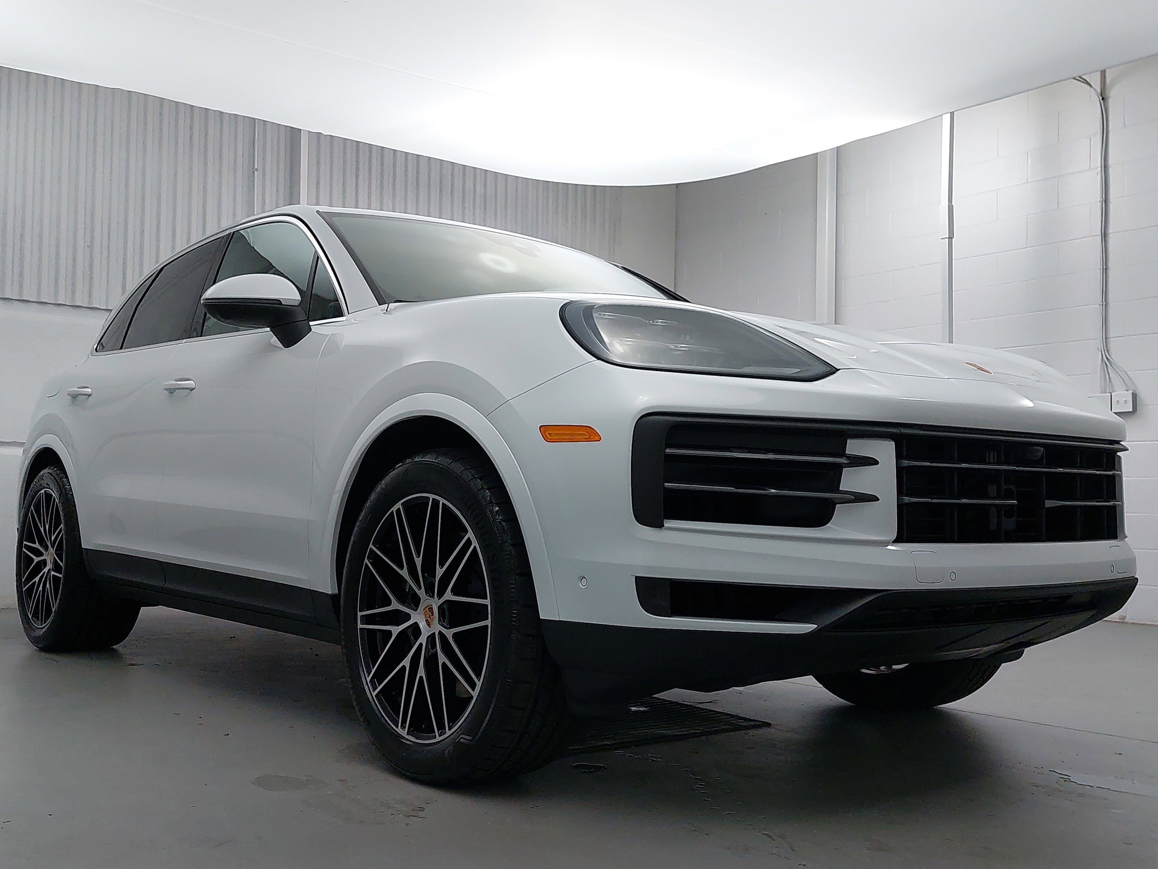 New 2025 Porsche Cayenne image 9