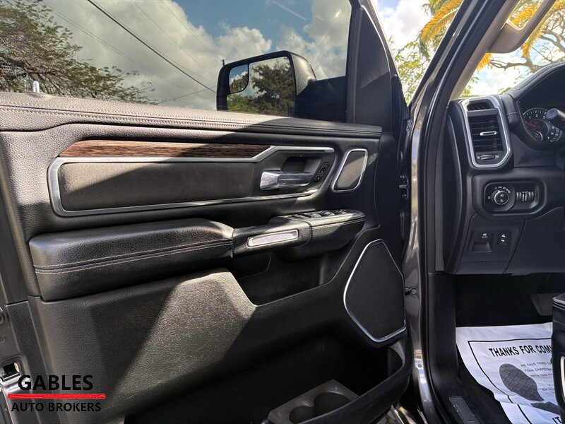 Used 2020 RAM 1500 Laramie RWD image 15