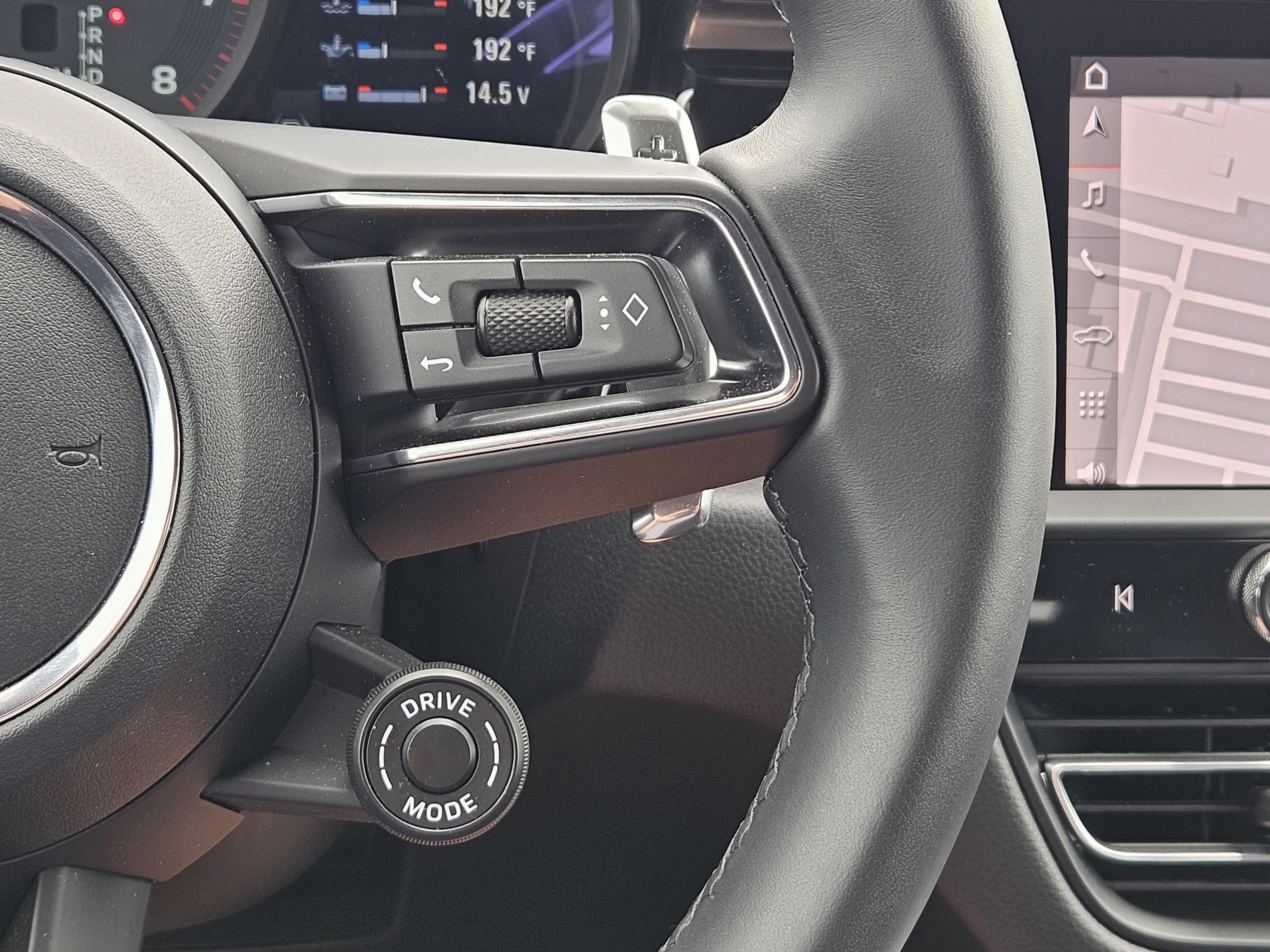 Used 2026 Porsche Macan image 27