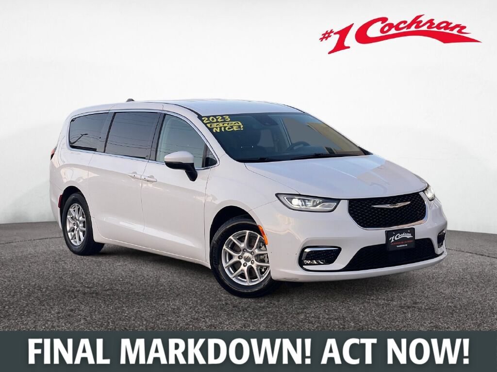 Used 2023 Chrysler Pacifica Touring-L