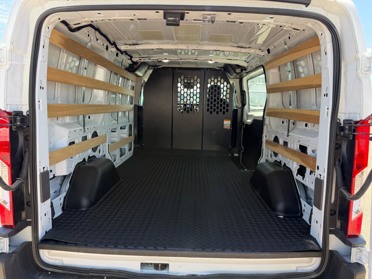 Used 2025 Ford Transit 250 Low Roof w/ Exterior Upgrade Package RWD image 5