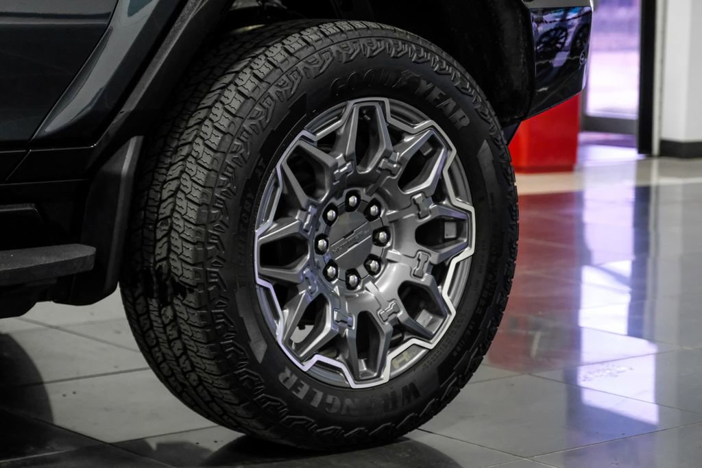 Used 2025 GMC Hummer EV 3X AWD/4WD image 54