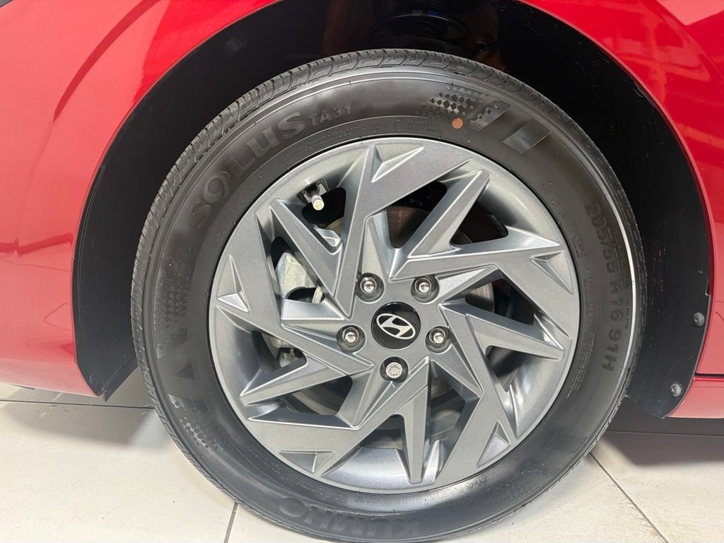New 2025 Hyundai Elantra Hybrid FWD image 9