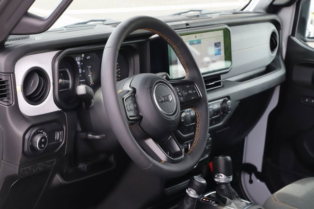 Used 2024 Jeep Gladiator Sport image 12